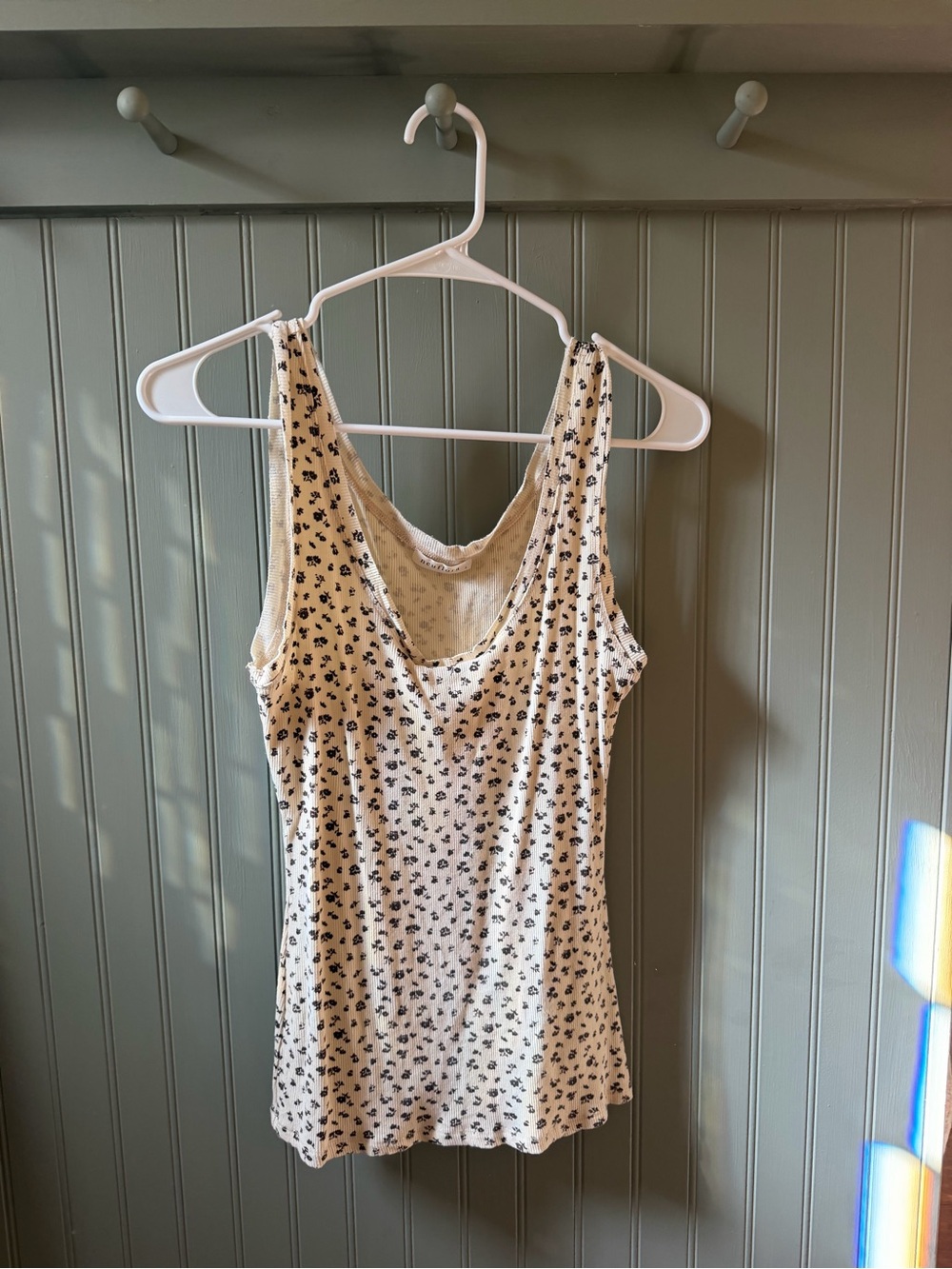 Cream Floral Scoop Neck Tank Top